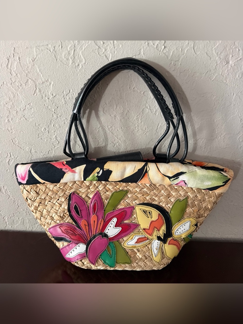 Vintage 90’s Vanessa small straw bag tote great condition